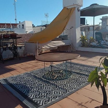 Apartment With Roof Terrace In Town Centre タヴィラ エクステリア 写真