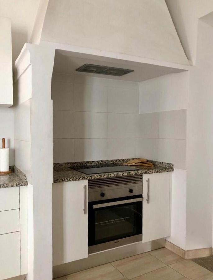Apartment With Roof Terrace In Town Centre タヴィラ エクステリア 写真